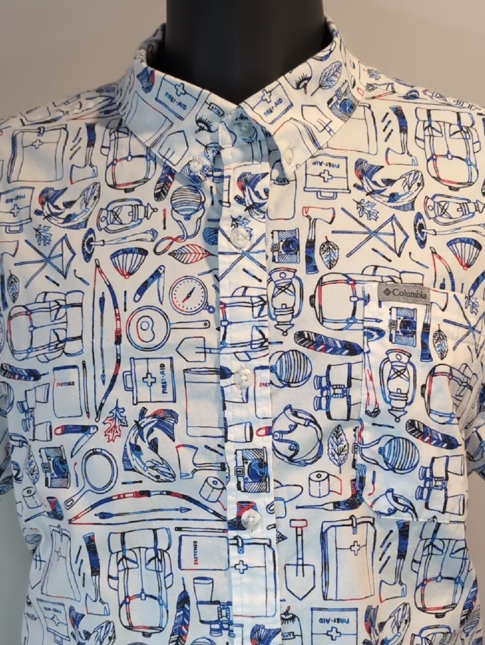 Columbia White Short-Sleeve Button Down Shirt with Blue and Red Camping Print 2X
